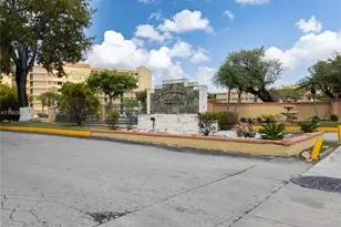 9405 W Flagler St, Miami, FL 33174 - Photo 16