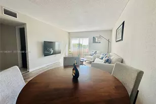 17530 NW 68th Ave, Hialeah, FL 33015 - Photo 2