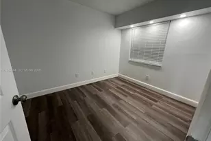 8635 NW 8th St, Miami, FL 33126 - Photo 14