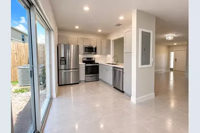 495 NE 5th Ln, Florida City, FL 33034 - Photo 2