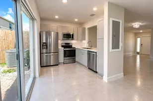 495 NE 5th Ln, Florida City, FL 33034 - Photo 2