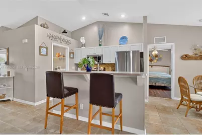 2707 NE 5th Ave, Other City - In The State Of Florida, FL 33909 - Photo 12