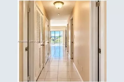 9180 Fontainebleau Blvd #401, Miami, FL 33172 - Photo 10