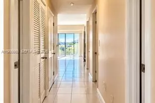 9180 Fontainebleau Blvd, Miami, FL 33172 - Photo 10