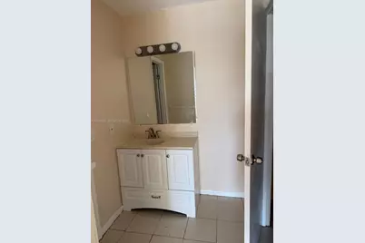 9180 Fontainebleau Blvd #401, Miami, FL 33172 - Photo 14