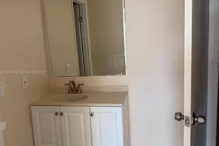 9180 Fontainebleau Blvd, Miami, FL 33172 - Photo 14