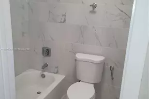 14389 Kendale Lakes Circle, Miami, FL 33183 - Photo 18