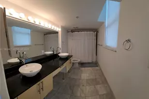 31 SE 5th St, Miami, FL 33131 - Photo 14