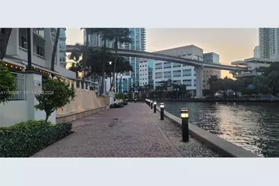 31 SE 5th St #1110, Miami, FL 33131 - Photo 66