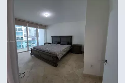 31 SE 5th St #1110, Miami, FL 33131 - Photo 12