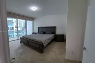 31 SE 5th St, Miami, FL 33131 - Photo 12
