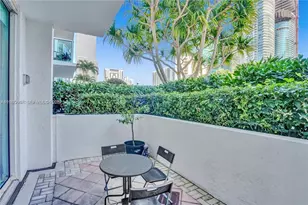 31 SE 5th St, Miami, FL 33131 - Photo 12
