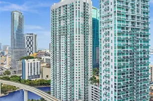 31 SE 5th St, Miami, FL 33131 - Photo 4