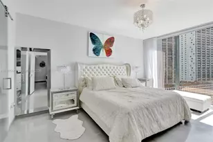 68 SE 6th St, Miami, FL 33131 - Photo 4