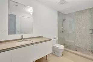 68 SE 6th St, Miami, FL 33131 - Photo 8
