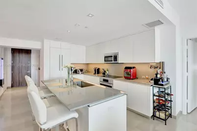 68 SE 6th St. #1203, Miami, FL 33131 - Photo 1
