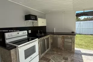 19020 SW 91st Ave, Cutler Bay, FL 33157 - Photo 24