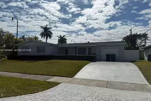 19020 SW 91st Ave, Cutler Bay, FL 33157 - Photo 4