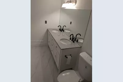 601 Ives Dairy Rd #103-8, Miami, FL 33179 - Photo 10