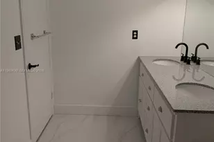 601 Ives Dairy Rd, Miami, FL 33179 - Photo 6