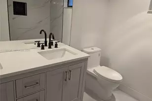 601 Ives Dairy Rd, Miami, FL 33179 - Photo 14