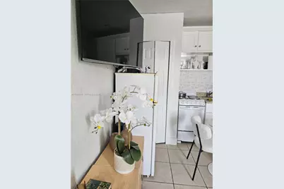 2513 SW 10th St #8, Miami, FL 33135 - Photo 2