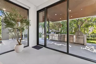 234 SW 22nd Rd, Miami, FL 33129 - Photo 28