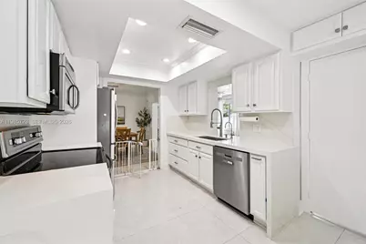 8900 SW 7th St, Boca Raton, FL 33433 - Photo 16