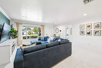 8900 SW 7th St, Boca Raton, FL 33433 - Photo 10