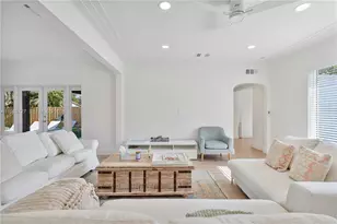 10801 Peachtree Dr, Miami, FL 33161 - Photo 18