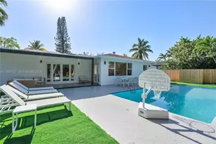 10801 Peachtree Dr, Miami, FL 33161 - Photo 32