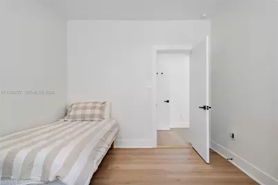 10801 Peachtree Dr, Miami, FL 33161 - Photo 30