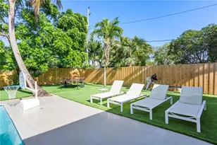 10801 Peachtree Dr, Miami, FL 33161 - Photo 34