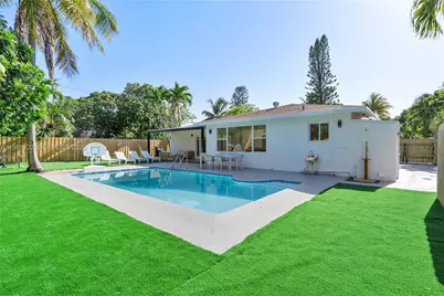 10801 Peachtree Dr, Miami, FL 33161 - Photo 2