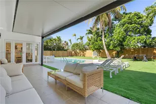 10801 Peachtree Dr, Miami, FL 33161 - Photo 36