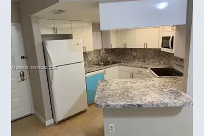 8353 Lake Dr #104, Doral, FL 33166 - Photo 20