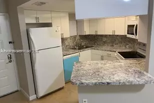 8353 Lake Dr, Doral, FL 33166 - Photo 24