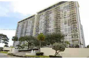 600 NE 36th St, Miami, FL 33137 - Photo 22