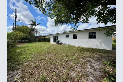 3810 NW 173rd Ter, Miami Gardens, FL 33055 - Photo 32