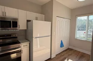 15750 SW 92nd Ave, Palmetto Bay, FL 33157 - Photo 4