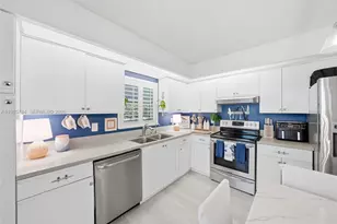 677 SE 22nd Dr, Homestead, FL 33033 - Photo 8