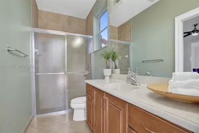 3736 Amelia Island Ln, Davie, FL 33328 - Photo 32