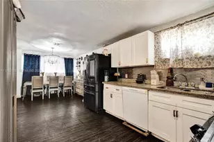 1675 NE 160th St, North Miami Beach, FL 33162 - Photo 20