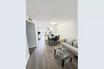 5290 W 21st Ct #301, Hialeah, FL 33016 - Photo 4