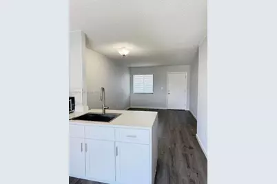 5290 W 21st Ct #301, Hialeah, FL 33016 - Photo 2