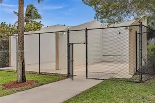 1208 NW 170th Ave, Pembroke Pines, FL 33028 - Photo 36