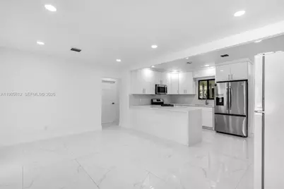 1010 NE 140th St, North Miami, FL 33161 - Photo 4