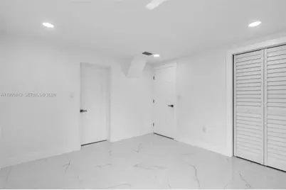 1010 NE 140th St, North Miami, FL 33161 - Photo 8
