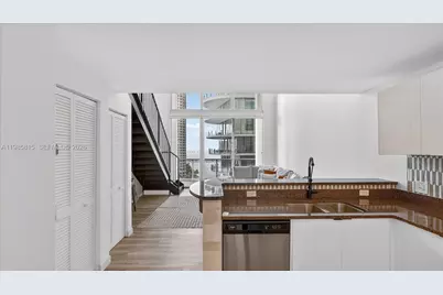 300 S Biscayne Blvd #L-1210, Miami, FL 33131 - Photo 34