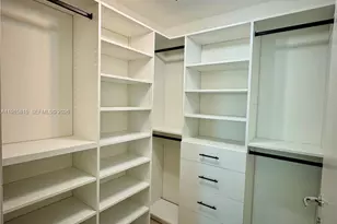 300 S Biscayne Blvd, Miami, FL 33131 - Photo 28